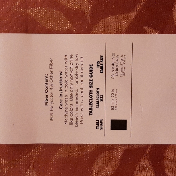 🍂🍁🍂Fabric Tablecloth- Beautiful! Rust with Gold Leaves 52" x 70"🍂 🍁🍂 - Picture 7 of 12